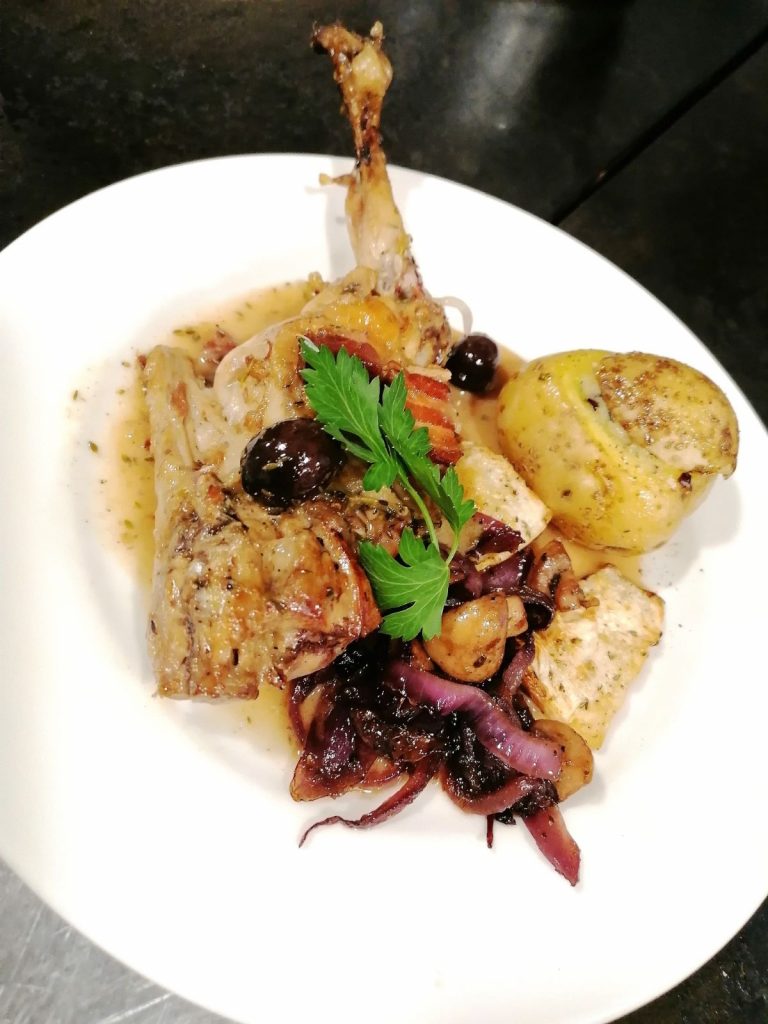 Lapin aux thym et aux olives